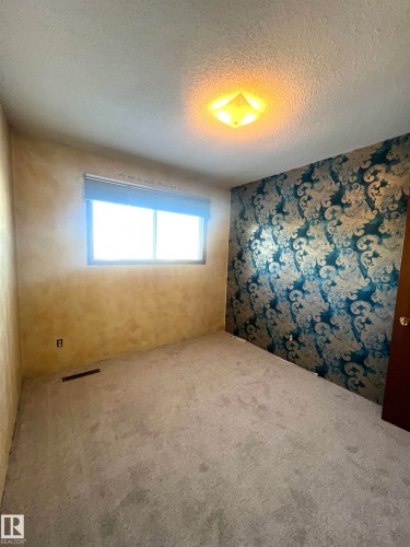 15003 81 Street, Edmonton, AB - Indoor