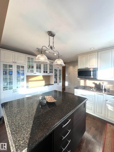 15003 81 Street, Edmonton, AB - Indoor Photo Showing Kitchen