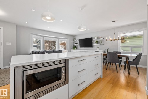 7622 153 Street, Edmonton, AB - Indoor Photo Showing Kitchen