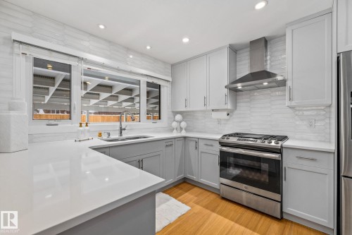 7622 153 Street, Edmonton, AB - Indoor Photo Showing Kitchen With Double Sink With Upgraded Kitchen