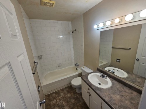 206 11421 34St, Edmonton, AB - Indoor Photo Showing Bathroom