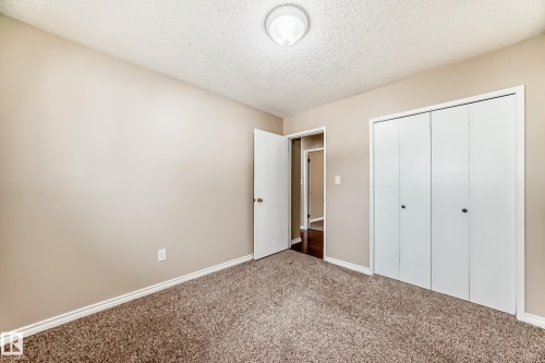 1923 52 Street Nw, Edmonton, AB - Indoor Photo Showing Other Room