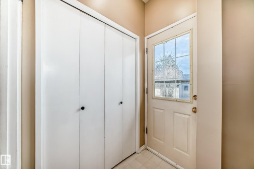 1923 52 Street Nw, Edmonton, AB - Indoor Photo Showing Other Room