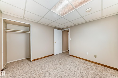 1923 52 Street Nw, Edmonton, AB - Indoor Photo Showing Other Room