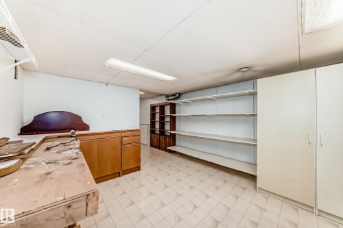 1923 52 Street Nw, Edmonton, AB - Indoor