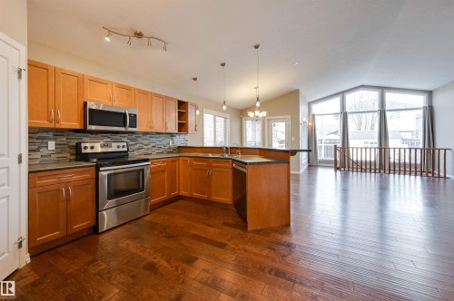 1514 Palmer Close, Edmonton, AB - Indoor Photo Showing Kitchen