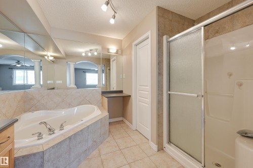 1514 Palmer Close, Edmonton, AB - Indoor Photo Showing Bathroom
