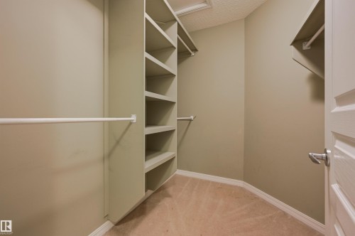 1514 Palmer Close, Edmonton, AB - Indoor With Storage