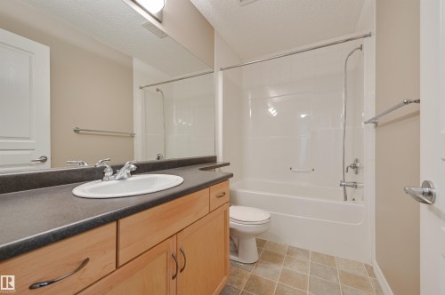 1514 Palmer Close, Edmonton, AB - Indoor Photo Showing Bathroom