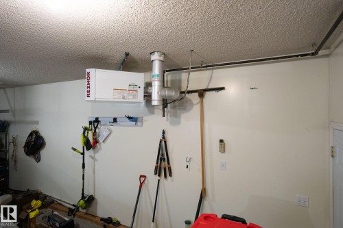 View of garage - 313 Hedley Way, Edmonton, AB - Indoor