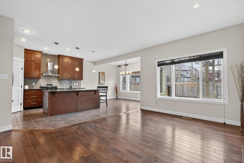 7915 18 Ave, Edmonton, AB - Indoor Photo Showing Kitchen