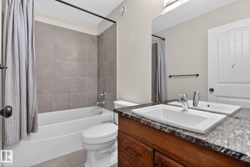 7915 18 Ave, Edmonton, AB - Indoor Photo Showing Bathroom