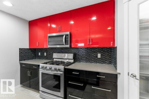 5254 20 Avenue, Edmonton, AB - Indoor Photo Showing Kitchen With Upgraded Kitchen