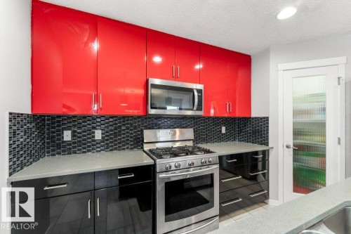 5254 20 Avenue, Edmonton, AB - Indoor Photo Showing Kitchen With Upgraded Kitchen