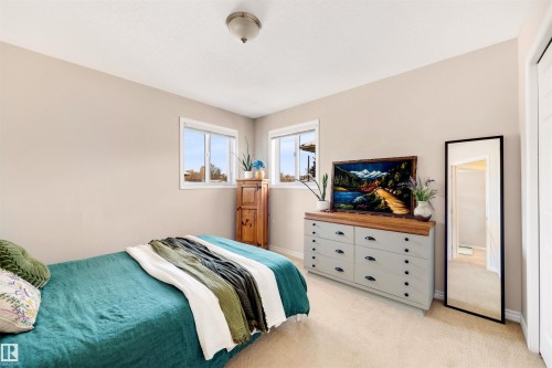 8818 Rowland Road, Edmonton, AB - Indoor Photo Showing Bedroom
