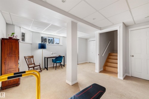 8818 Rowland Road, Edmonton, AB - Indoor