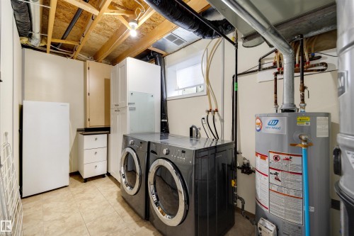 8818 Rowland Road, Edmonton, AB - Indoor Photo Showing Laundry Room