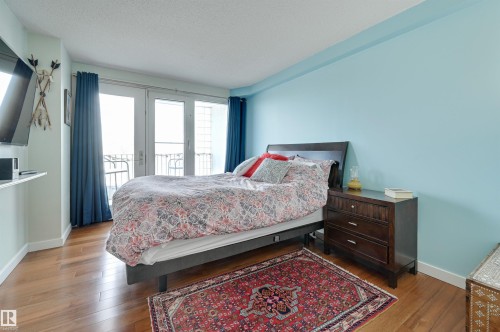 1302 10721 Saskatchewan Drive, Edmonton, AB - Indoor Photo Showing Bedroom