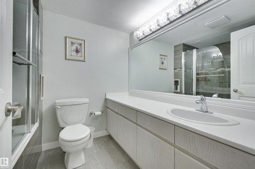 1302 10721 Saskatchewan Drive, Edmonton, AB - Indoor Photo Showing Bathroom