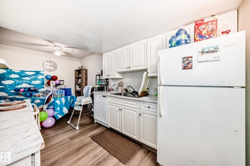 306 2908 116A Avenue, Edmonton, AB - Indoor Photo Showing Kitchen