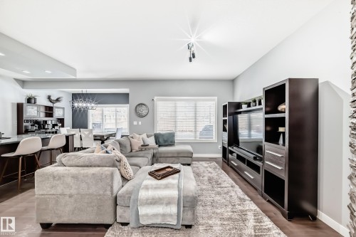1170 Hays Drive, Edmonton, AB - Indoor Photo Showing Living Room
