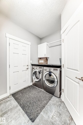 1170 Hays Drive, Edmonton, AB - Indoor Photo Showing Laundry Room