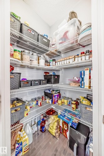 1170 Hays Drive, Edmonton, AB - Indoor