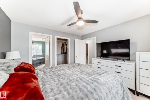 1170 Hays Drive, Edmonton, AB - Indoor Photo Showing Bedroom