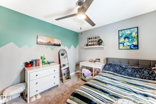 1170 Hays Drive, Edmonton, AB - Indoor Photo Showing Bedroom