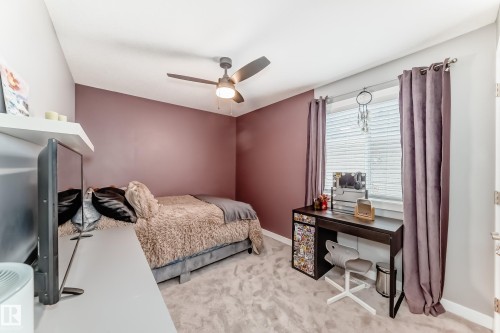 1170 Hays Drive, Edmonton, AB - Indoor Photo Showing Bedroom