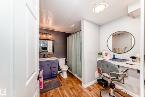 1170 Hays Drive, Edmonton, AB - Indoor