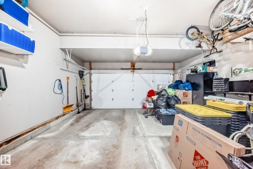 1170 Hays Drive, Edmonton, AB - Indoor Photo Showing Garage