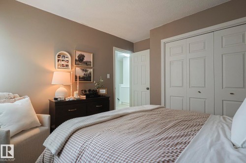 663 Abbottsfield Road, Edmonton, AB - Indoor Photo Showing Bedroom