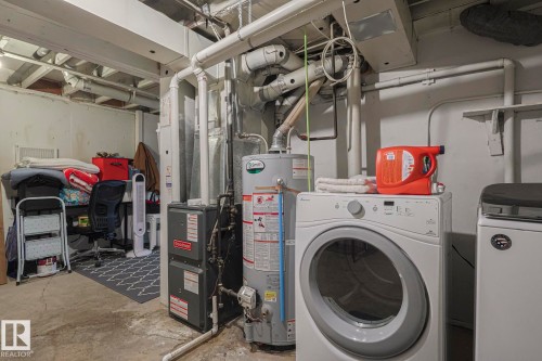 663 Abbottsfield Road, Edmonton, AB - Indoor Photo Showing Laundry Room