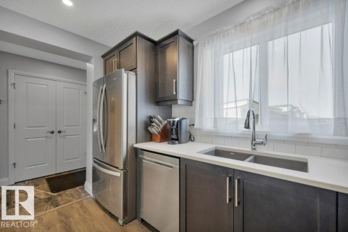 274 Charlesworth Drive, Edmonton, AB - Indoor Photo Showing Kitchen With Stainless Steel Kitchen With Double Sink
