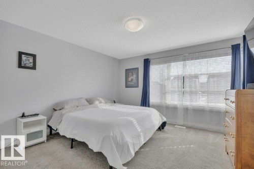 274 Charlesworth Drive, Edmonton, AB - Indoor Photo Showing Bedroom