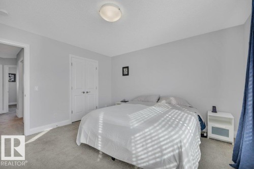 274 Charlesworth Drive, Edmonton, AB - Indoor Photo Showing Bedroom