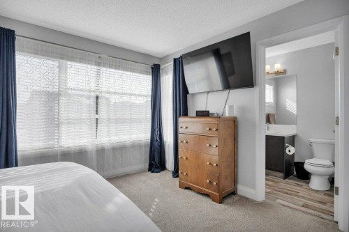 274 Charlesworth Drive, Edmonton, AB - Indoor Photo Showing Bedroom