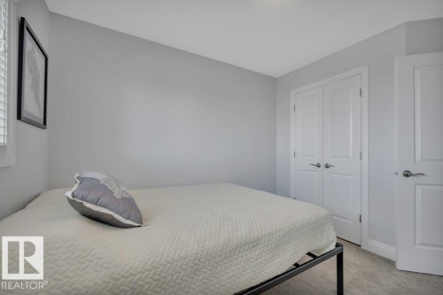 274 Charlesworth Drive, Edmonton, AB - Indoor Photo Showing Bedroom
