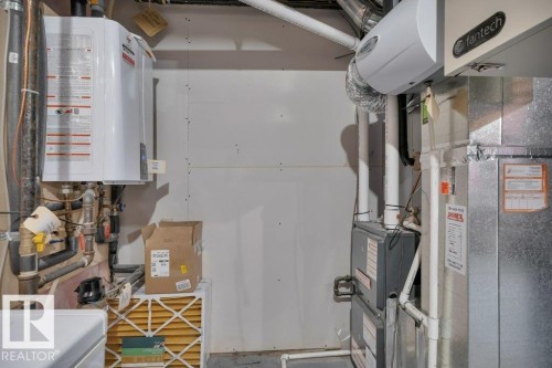 274 Charlesworth Drive, Edmonton, AB - Indoor Photo Showing Other Room