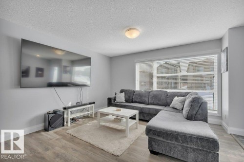 274 Charlesworth Drive, Edmonton, AB - Indoor Photo Showing Living Room