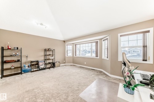 7548 Speaker Way Nw, Edmonton, AB - Indoor Photo Showing Other Room