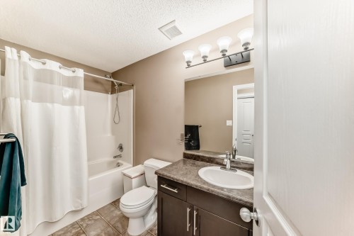 7548 Speaker Way Nw, Edmonton, AB - Indoor Photo Showing Bathroom
