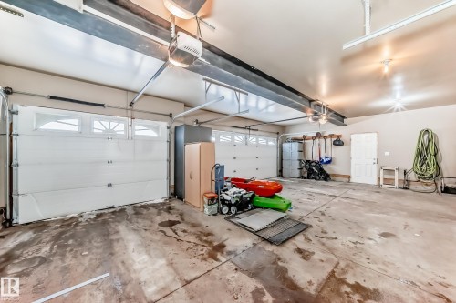 7548 Speaker Way Nw, Edmonton, AB - Indoor Photo Showing Garage
