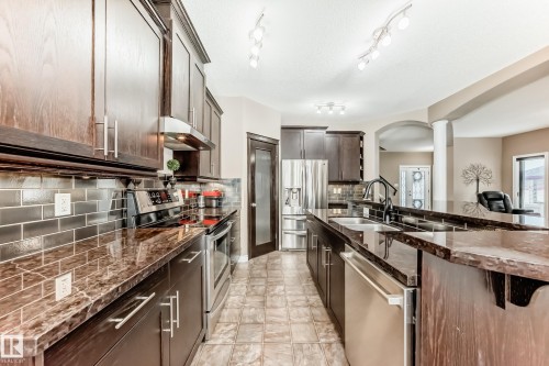 7548 Speaker Way Nw, Edmonton, AB - Indoor Photo Showing Kitchen With Double Sink With Upgraded Kitchen