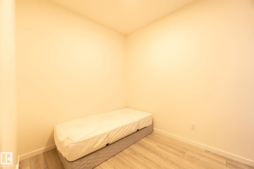 3227 Kulay Way, Edmonton, AB - Indoor Photo Showing Bedroom