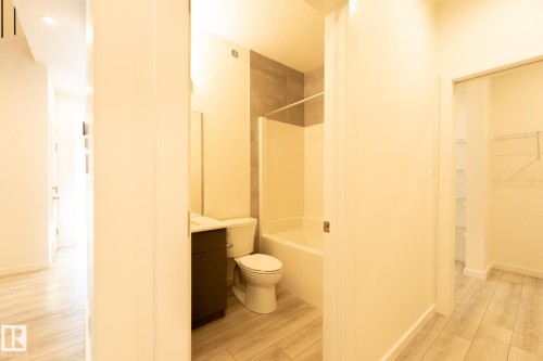 3227 Kulay Way, Edmonton, AB - Indoor Photo Showing Bathroom