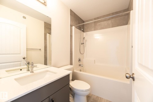3227 Kulay Way, Edmonton, AB - Indoor Photo Showing Bathroom