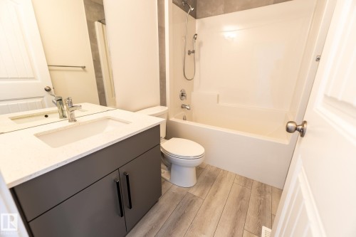 3227 Kulay Way, Edmonton, AB - Indoor Photo Showing Bathroom