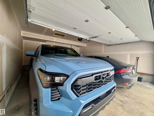 3227 Kulay Way, Edmonton, AB - Indoor Photo Showing Garage